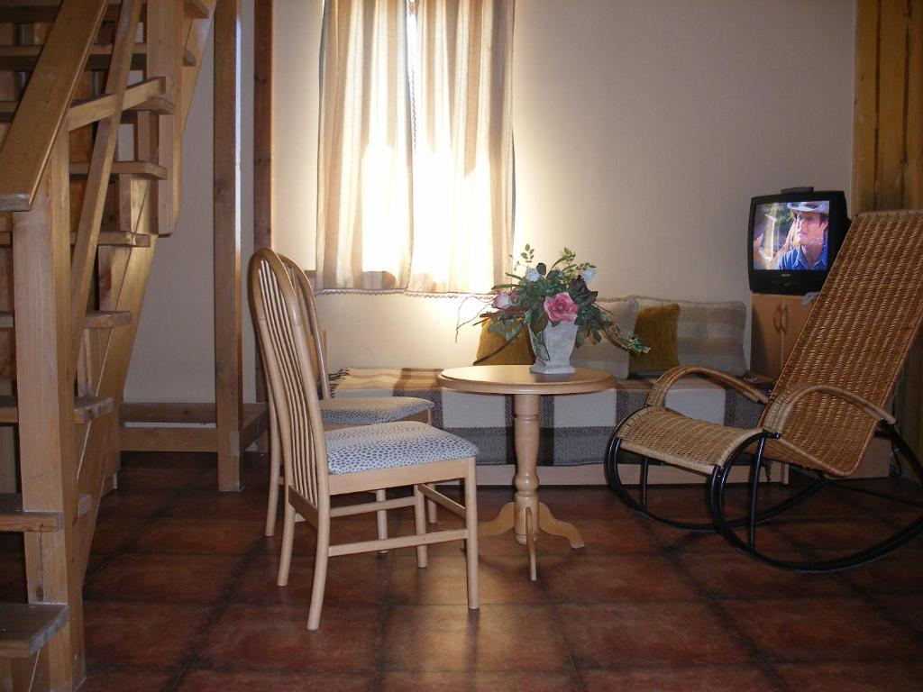 Tvirtove Prie Didziulio Otel Dėdeliškės Oda fotoğraf