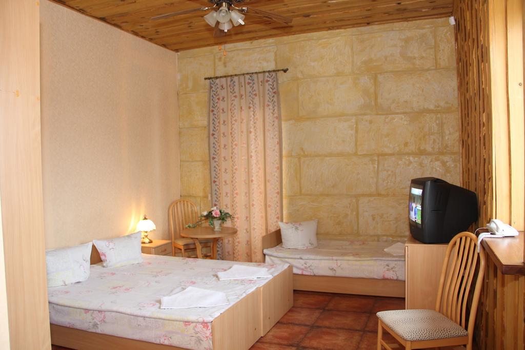 Tvirtove Prie Didziulio Otel Dėdeliškės Oda fotoğraf