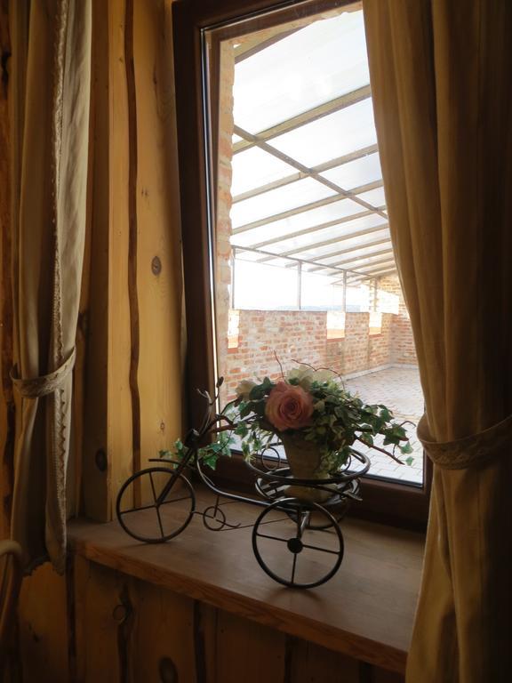 Tvirtove Prie Didziulio Otel Dėdeliškės Oda fotoğraf