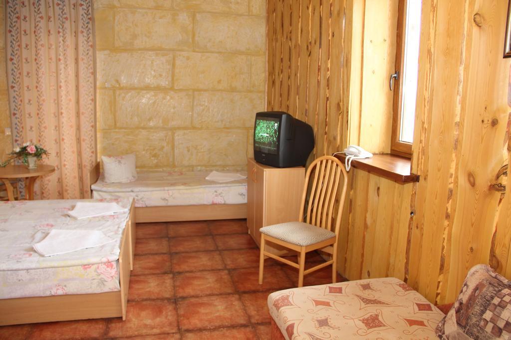 Tvirtove Prie Didziulio Otel Dėdeliškės Oda fotoğraf